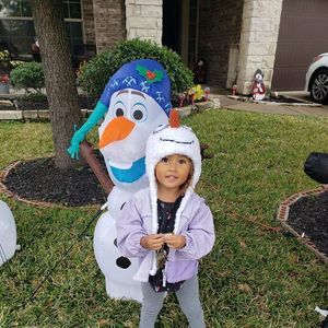 Meet your Posher, Connie